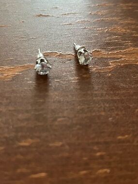 Small Stud Earrings 🤍